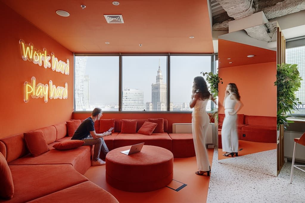 Espacio-de-trabajo-naranja.jpg